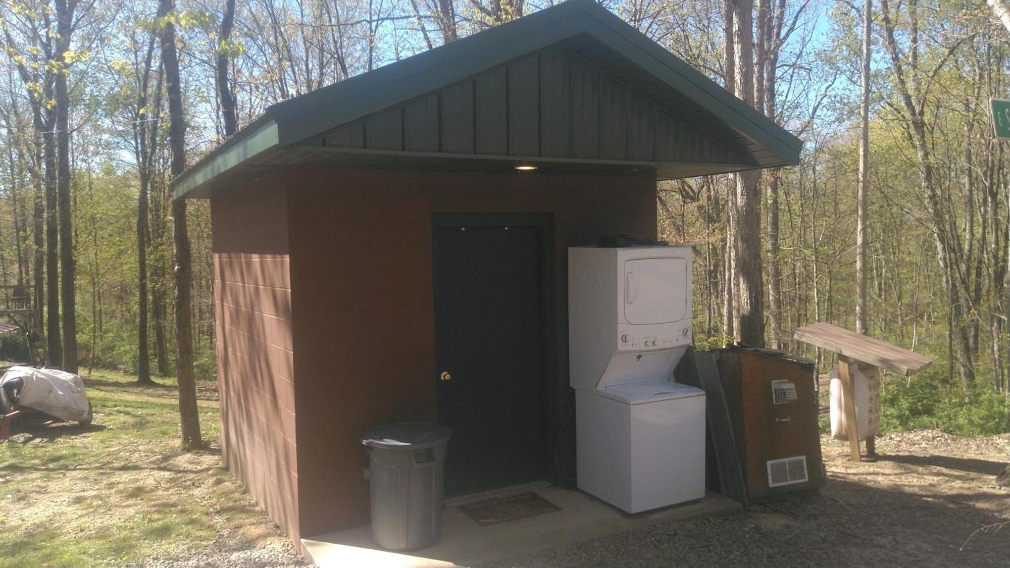 Two Creeks Camp Holiday home *