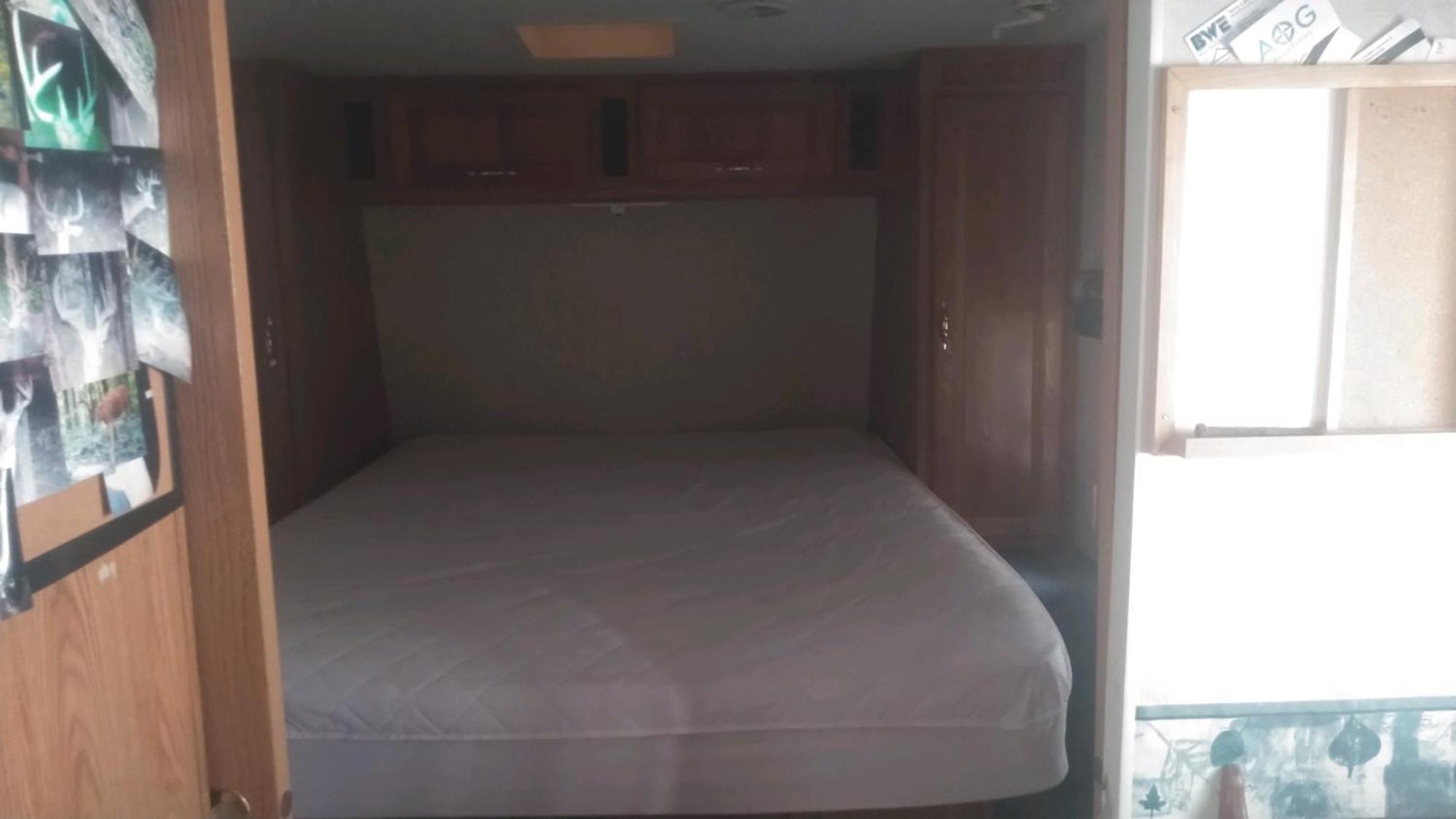 Two Creeks Camp Holiday home Athens